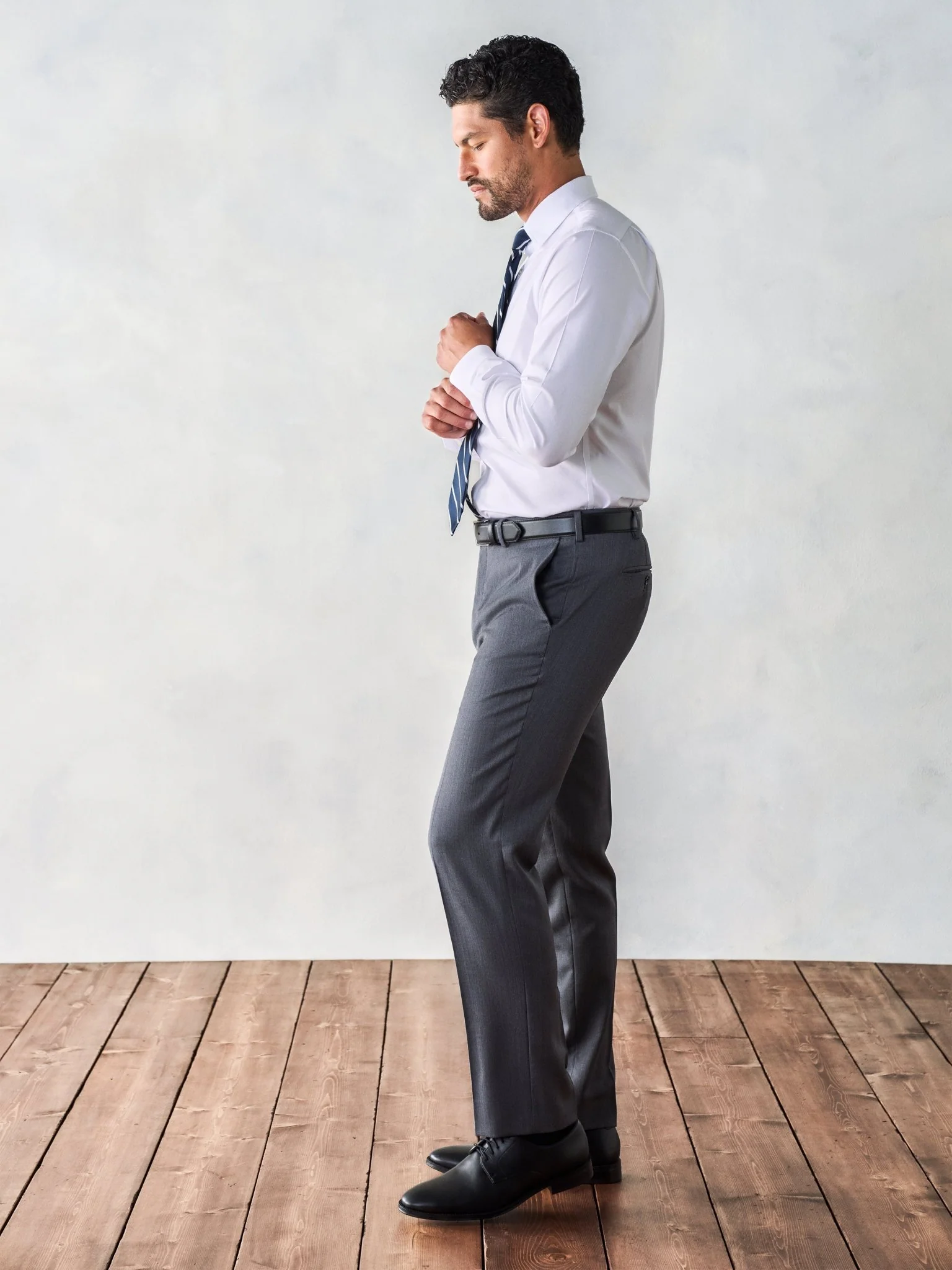 Grey Suit - Image 6