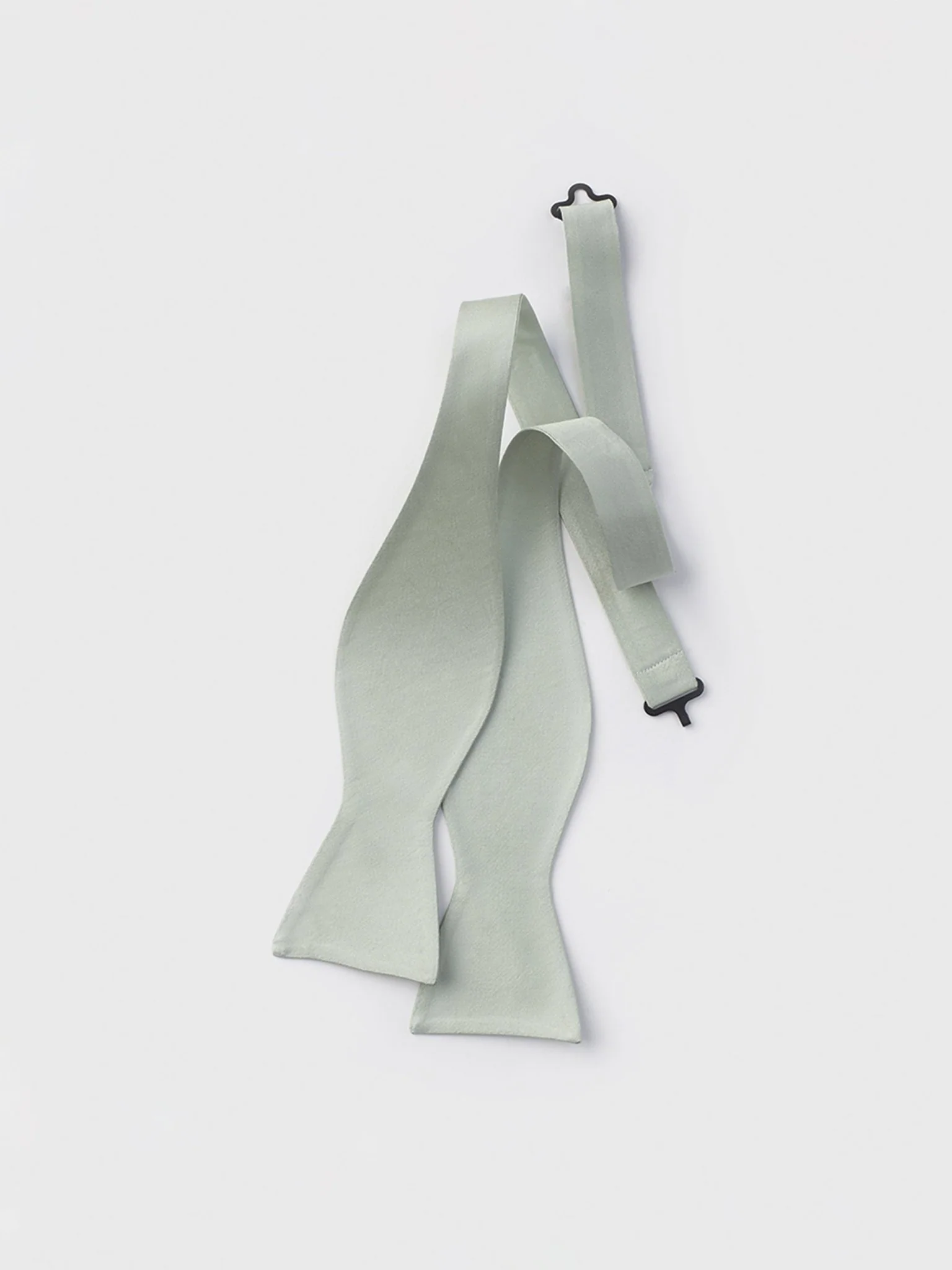 Pale Seafoam Butterfly Bow Tie - Image 2